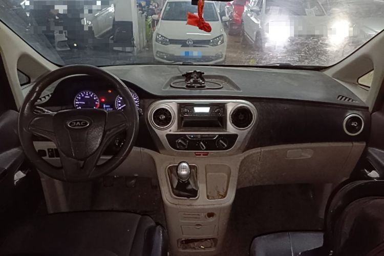 Used JAC Refine M3 2019 1.8L 5-Seater Express Edition Center Console