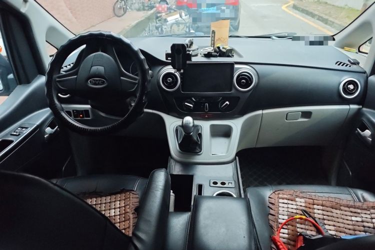 Used JAC Refine M3 2019 1.8L 5-Seater Express Edition Center Console