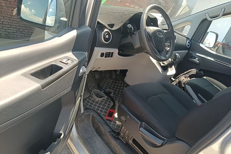 Used JAC Refine M3 2019 PLUS Maker Edition 1.8L Luxury Model Driver Seat
