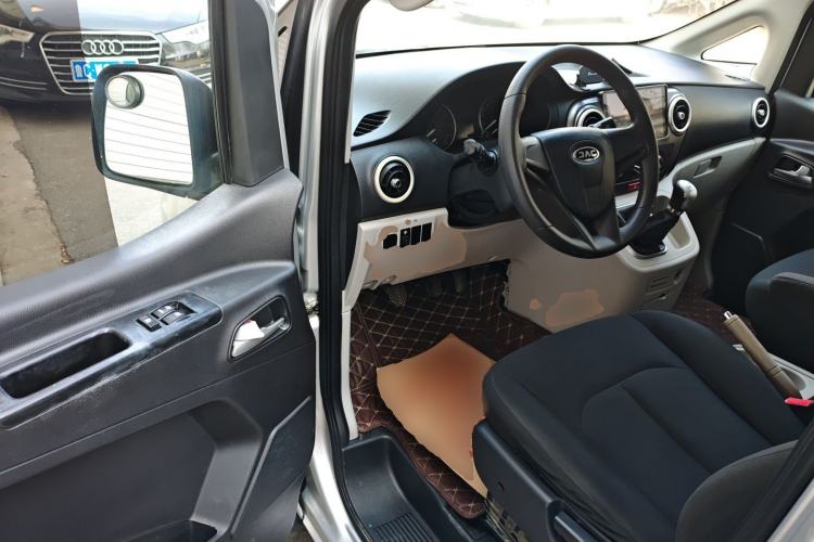 Used JAC Refine M3 2019 PLUS Maker Edition 1.8L Luxury Model Driver Seat