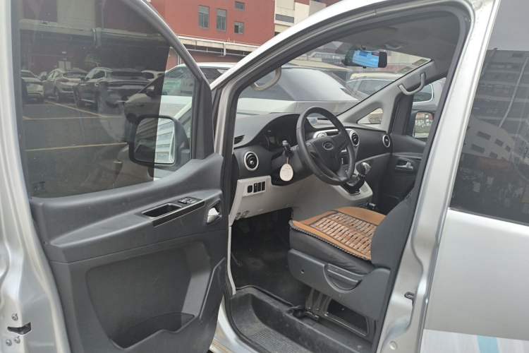 Used JAC Refine M3 2019 PLUS Maker Edition 1.8L Luxury Model Driver Seat