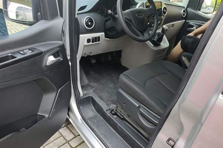 Used JAC Refine M3 2019 PLUS Maker Edition 1.8L Luxury Model Driver Seat