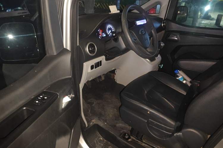Used JAC Refine M3 2019 Creator Edition 1.8L Luxury Model Driver Seat