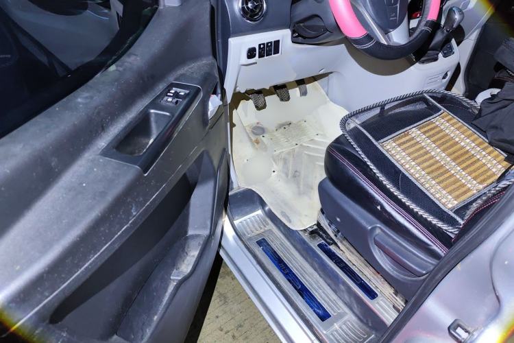 Used JAC Refine M3 2019 IKEA Edition 1.8L Luxury Smart Model Driver Seat