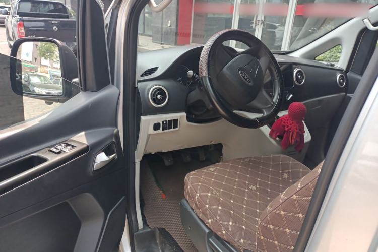 Used JAC Refine M3 2019 PLUS Maker Edition 1.8L Luxury Model Driver Seat