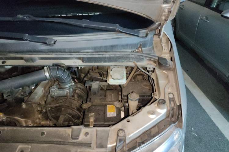 Used JAC Refine M3 2019 IKEA Edition 1.8L Luxury Smart Model Engine Bay Left