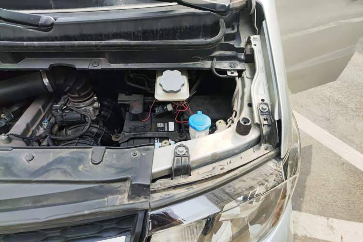 Used JAC Refine M3 2019 PLUS Maker Edition 1.8L Luxury Model Engine Bay Left