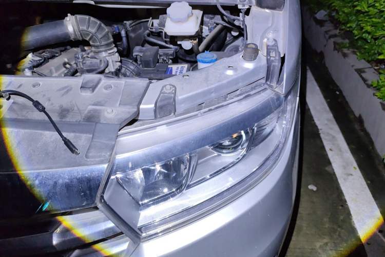 Used JAC Refine M3 2019 IKEA Edition 1.8L Luxury Smart Model Engine Bay Left