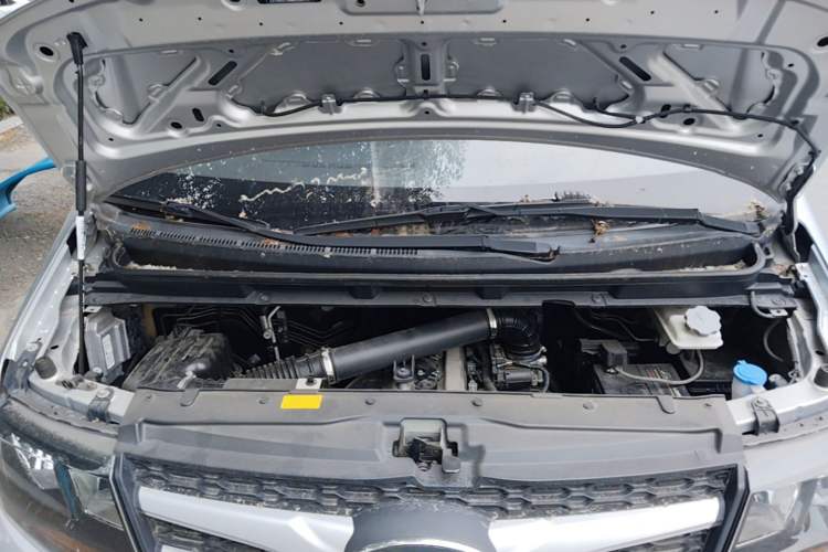 Used JAC Refine M3 2019 PLUS Maker Edition 1.8L Luxury Model Engine Bay