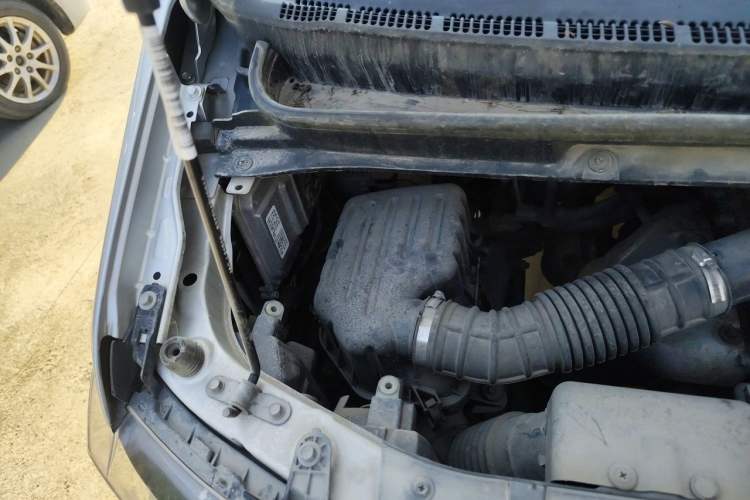 Used JAC Refine M3 2019 1.8L 5-Seater Express Edition Engine Bay Right