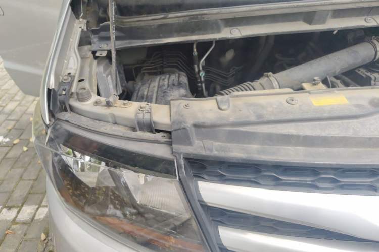 Used JAC Refine M3 2019 PLUS Maker Edition 1.8L Luxury Model Engine Bay Right