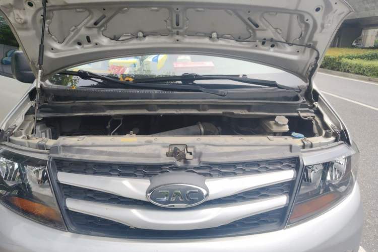 Used JAC Refine M3 2019 PLUS Maker Edition 1.8L Luxury Model Engine Bay