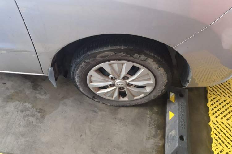 Used JAC Refine M3 2019 IKEA Edition 1.6L Luxury Model Exterior 1