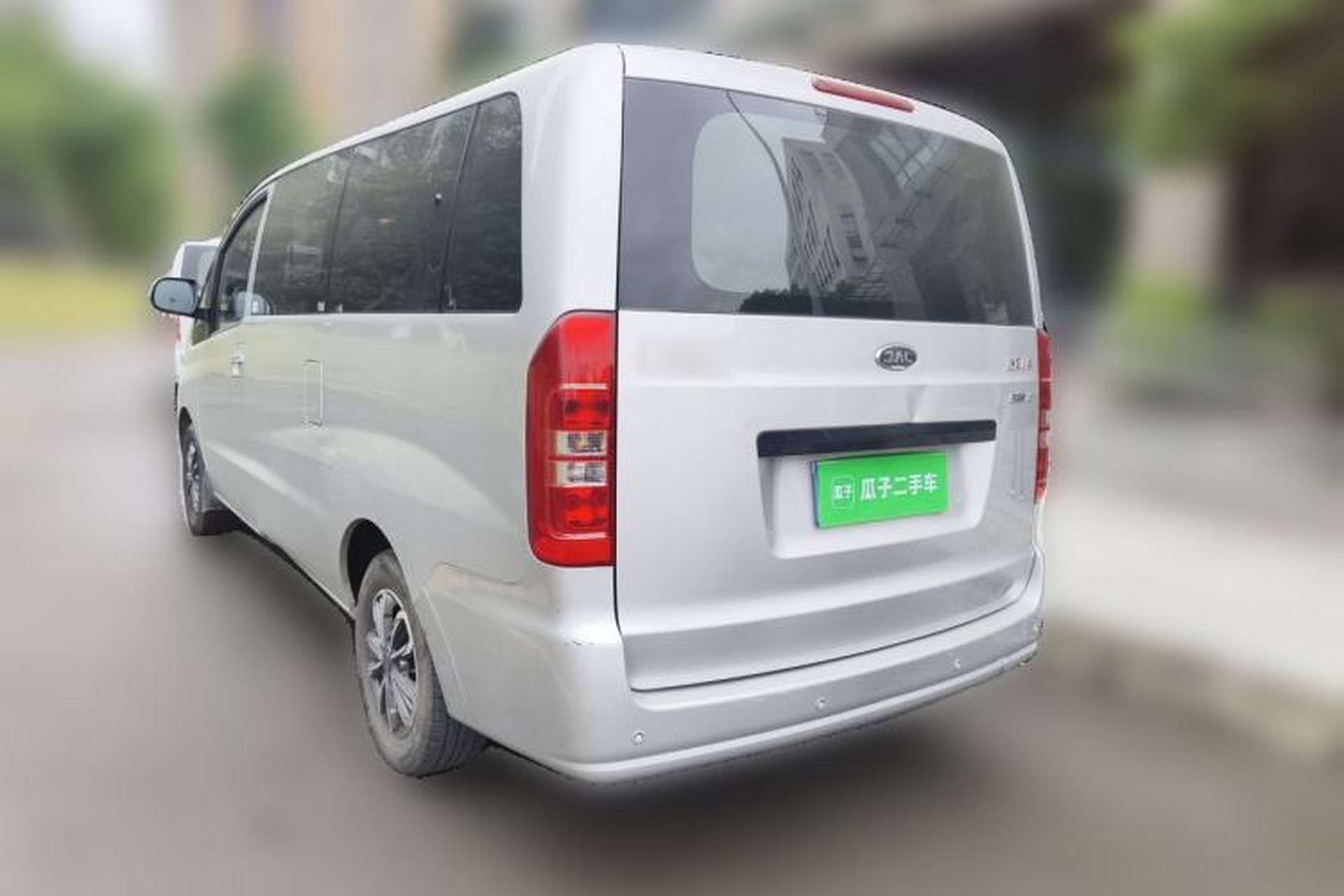 Used JAC Refine M3 2019 PLUS IKEA Edition 1.8L Luxury 9-Seater Exterior 3