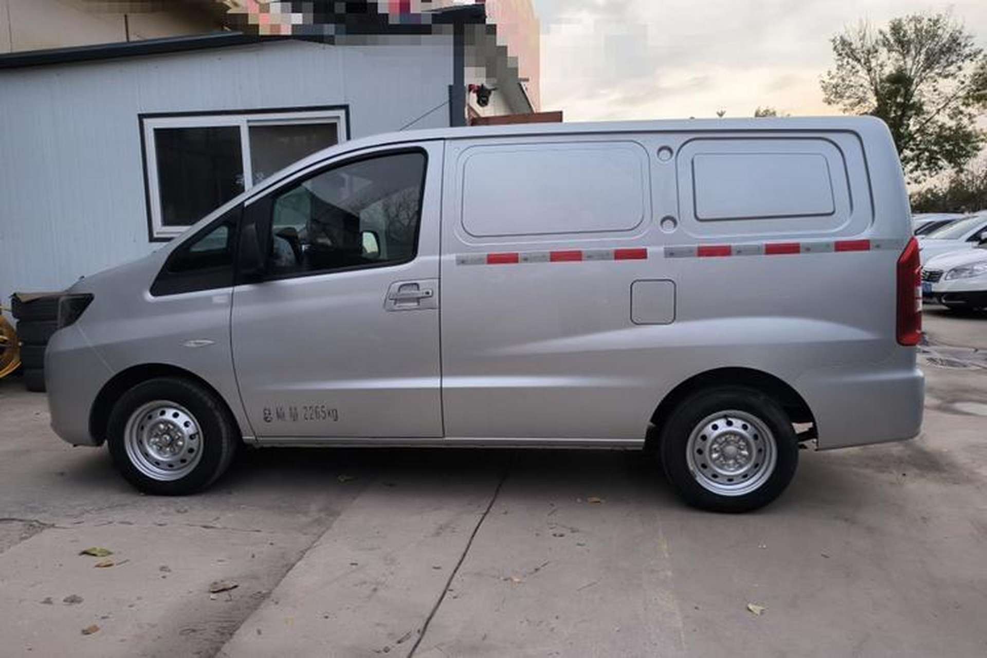 Used JAC Refine M3 2019 1.8L 2-Seat Shuttle Version Exterior 5