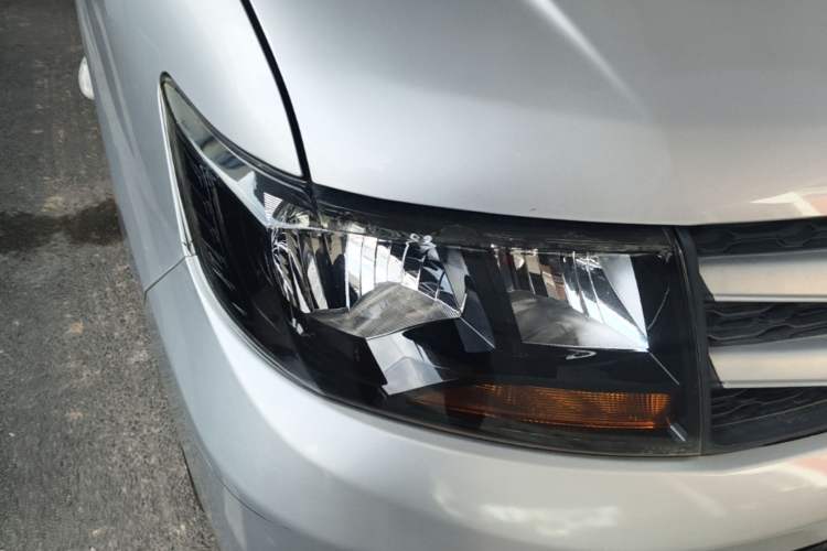 Used JAC Refine M3 2019 1.6L Express Edition Exterior 6