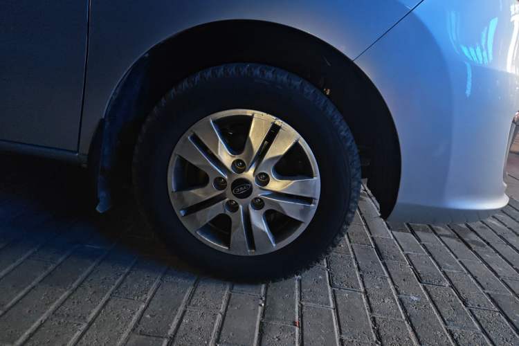Used JAC Refine M3 2019 IKEA Edition 1.6L Luxury Smart Model Exterior 7