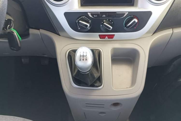 Used JAC Refine M3 2019 PLUS Maker Edition 1.8L Luxury Model Gear Lever