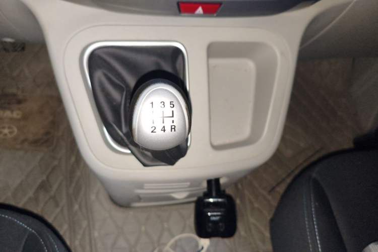 Used JAC Refine M3 2019 PLUS IKEA Edition 1.8L Luxury Model Gear Lever