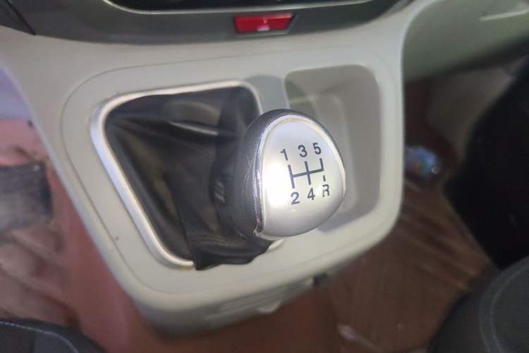 Used JAC Refine M3 2019 IKEA Edition 1.6L Luxury Model Gear Lever