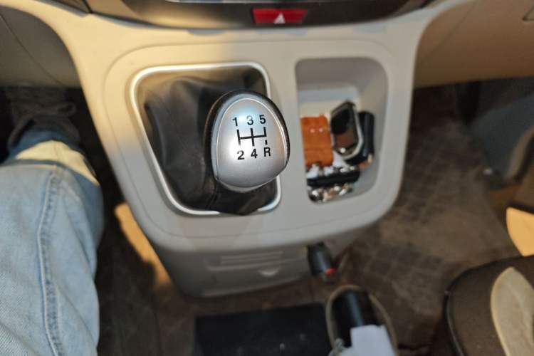 Used JAC Refine M3 2019 Creator Edition 1.8L Luxury Model Gear Lever