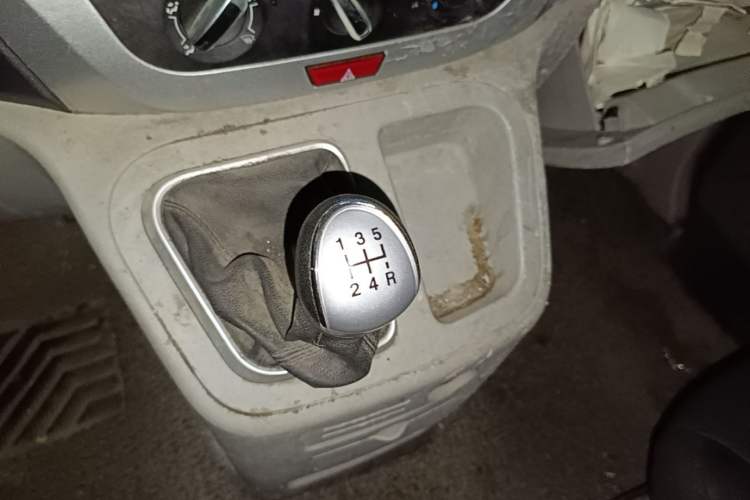 Used JAC Refine M3 2019 1.8L 5-Seater Express Edition Gear Lever