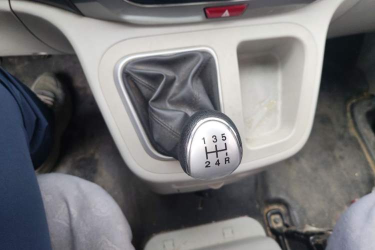 Used JAC Refine M3 2019 PLUS Maker Edition 1.8L Luxury Model Gear Lever