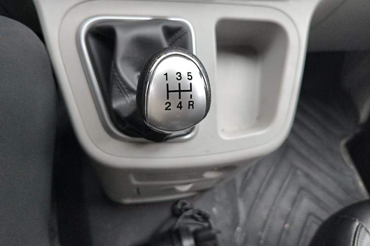 Used JAC Refine M3 2019 PLUS Maker Edition 1.8L Luxury Model Gear Lever
