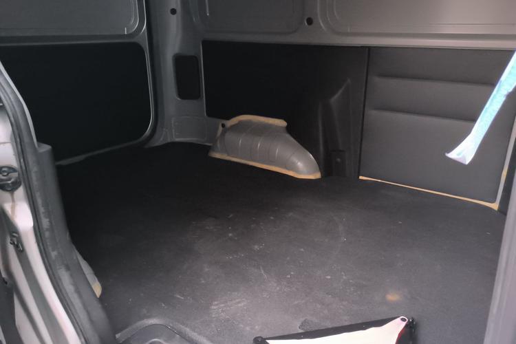 Used JAC Refine M3 2019 1.8L 2-Seat Shuttle Version Interior 1
