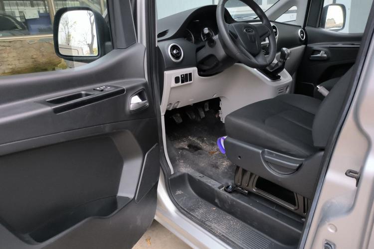 Used JAC Refine M3 2019 1.8L 2-Seat Shuttle Version Interior 2