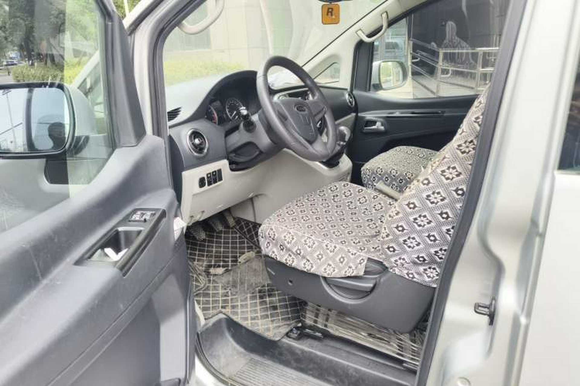 Used JAC Refine M3 2019 PLUS IKEA Edition 1.8L Luxury 9-Seater Interior 3