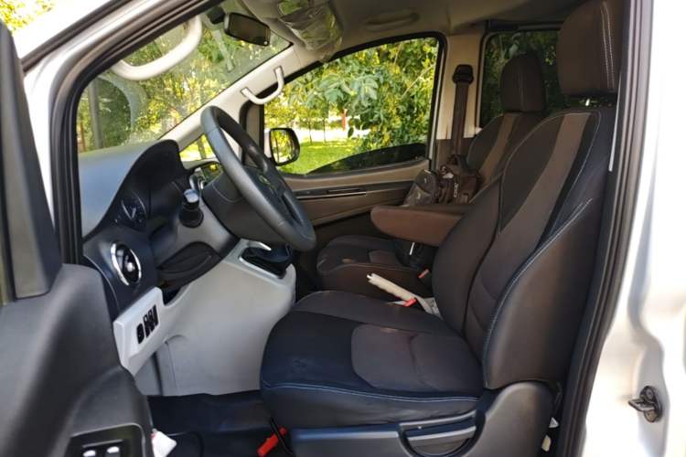 Used JAC Refine M3 2019 PLUS IKEA Edition 1.8L Luxury 9-Seater Left Front Seat