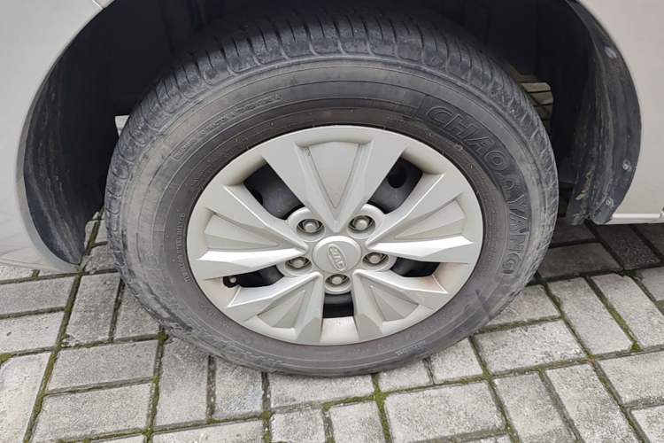 Used JAC Refine M3 2019 PLUS Maker Edition 1.8L Luxury Model Left Front Wheel Hub