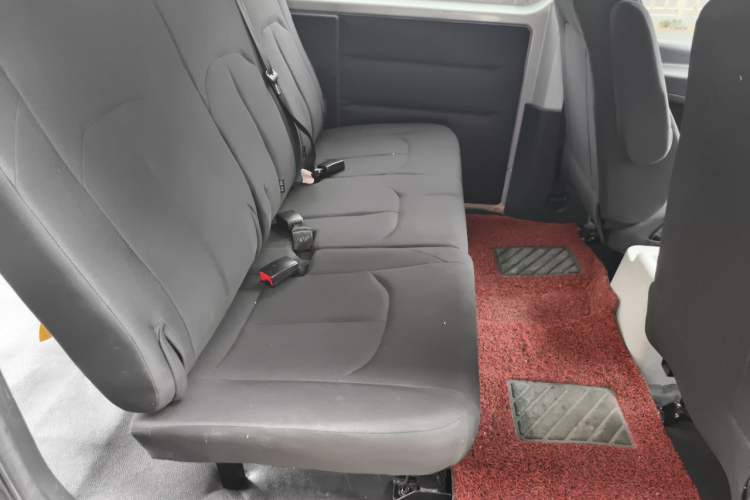 Used JAC Refine M3 2019 1.8L 5-Seater Express Edition Left Rear Seat