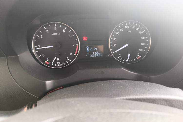 Used JAC Refine M3 2019 1.6L Express Edition Odometer Close Up