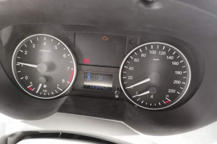 Used JAC Refine M3 2019 IKEA Edition 1.8L Luxury Smart Model Odometer Close Up