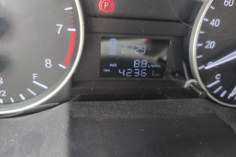 Used JAC Refine M3 2019 PLUS Maker Edition 1.8L Luxury Model Odometer Close Up