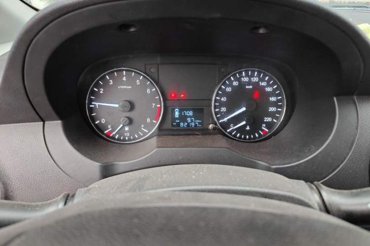 Used JAC Refine M3 2019 1.6L Express Edition Odometer Close Up