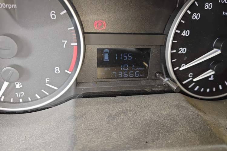 Used JAC Refine M3 2019 PLUS IKEA Edition 1.8L Luxury Model Odometer Close Up