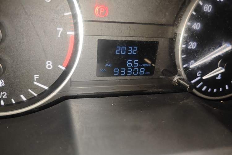 Used JAC Refine M3 2019 Creator Edition 1.8L Luxury Model Odometer Close Up