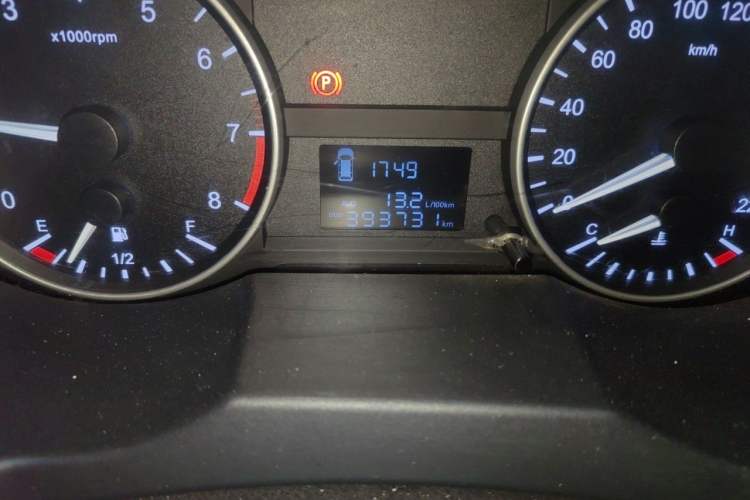 Used JAC Refine M3 2019 IKEA Edition 1.8L Luxury Smart Model Odometer Close Up