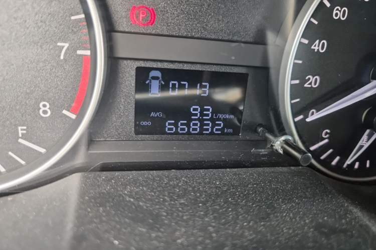 Used JAC Refine M3 2019 Creator Edition 1.8L Luxury Model Odometer Close Up