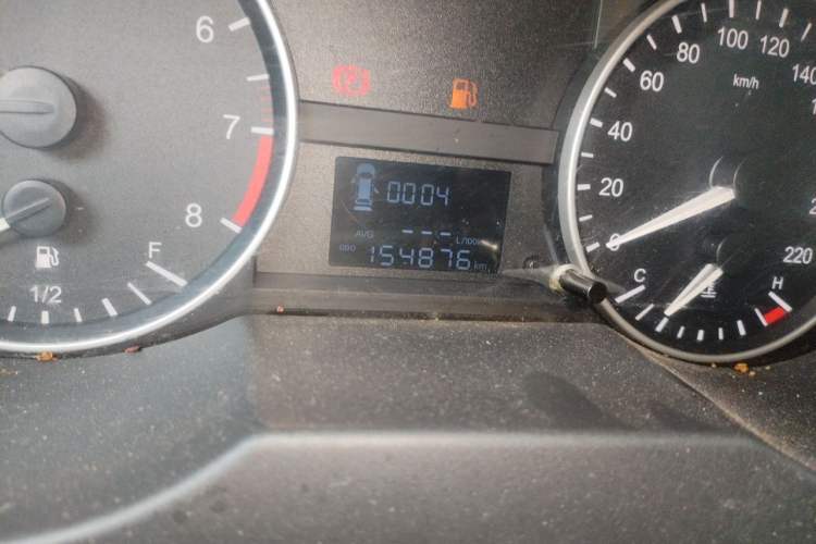 Used JAC Refine M3 2019 PLUS Maker Edition 1.8L Luxury Model Odometer Close Up