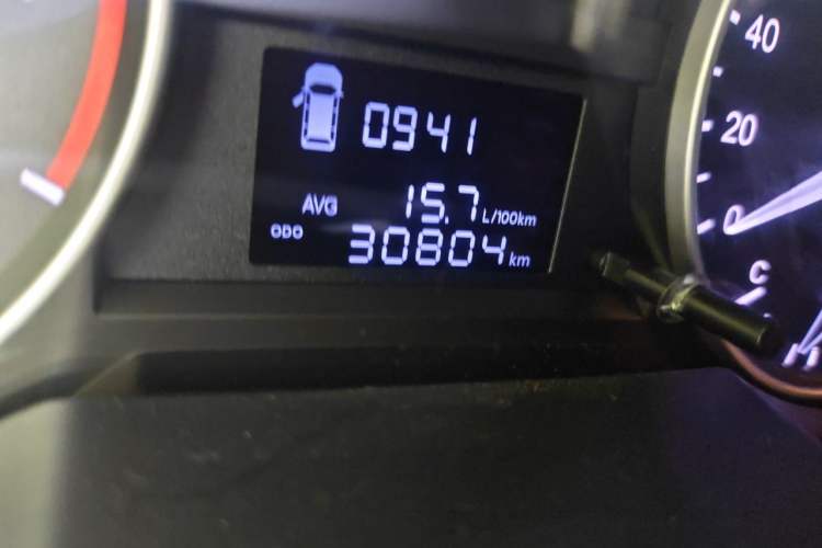 Used JAC Refine M3 2019 PLUS Creator Edition 1.8L Luxury Smart Model Odometer Close Up