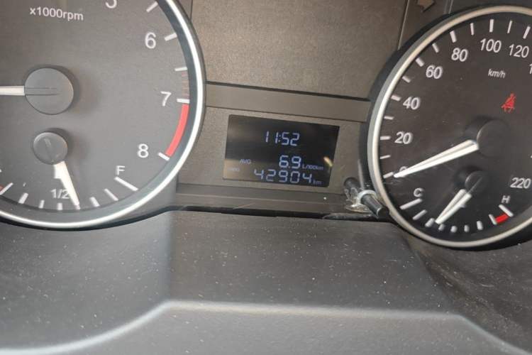 Used JAC Refine M3 2019 Creator Edition 1.8L Luxury Model Odometer Close Up
