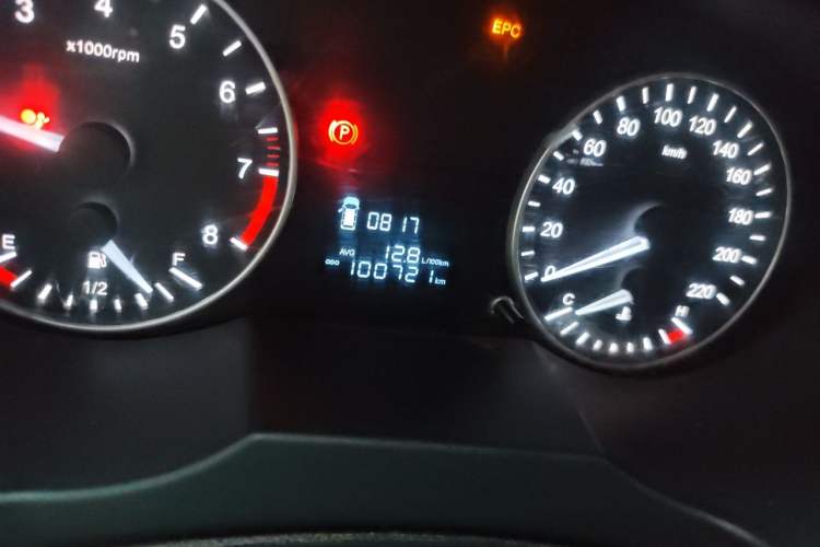 Used JAC Refine M3 2019 1.8L 5-Seater Express Edition Odometer Close Up