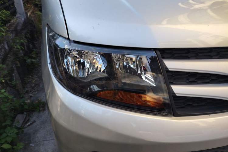 Used JAC Refine M3 2019 Creator Edition 1.8L Luxury Model Right Front Headlight