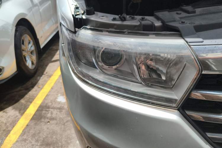 Used JAC Refine M3 2019 IKEA Edition 1.8L Luxury Smart Model Right Front Headlight