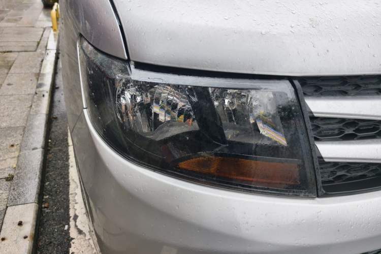 Used JAC Refine M3 2019 1.8L 5-Seater Express Edition Right Front Headlight
