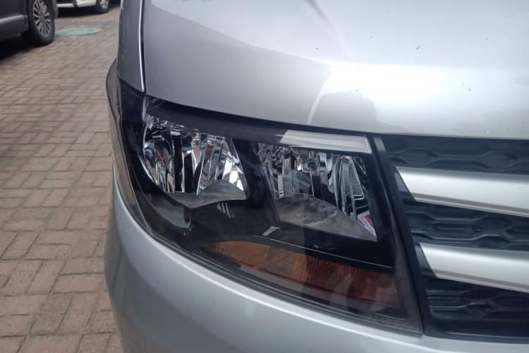 Used JAC Refine M3 2019 PLUS Maker Edition 1.8L Luxury Model Right Front Headlight